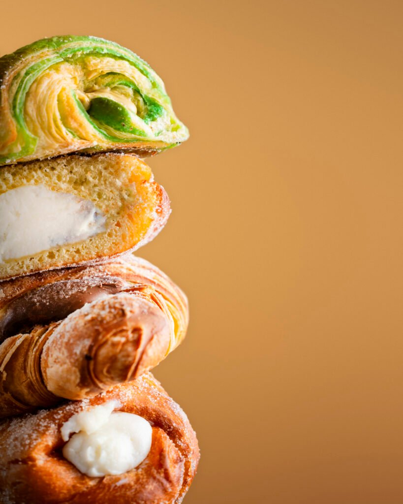 Pasticceria siciliana in uno scatto di food styling editoriale di Andrea Ventura