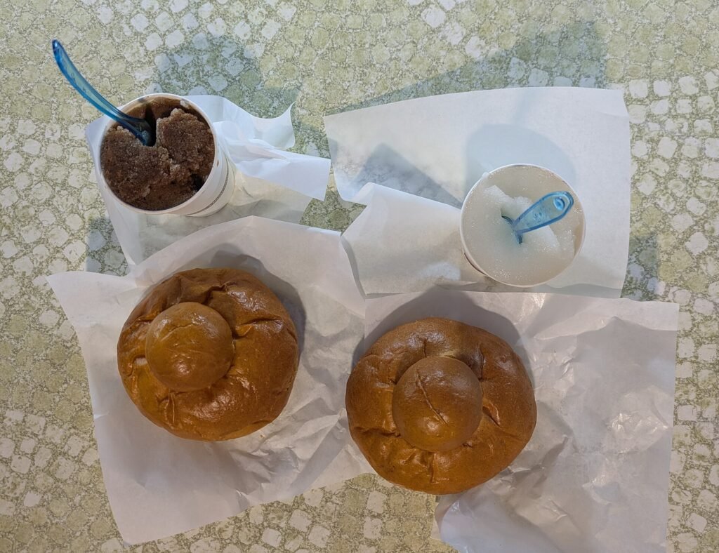 Granita e brioche ad Aci Trezza